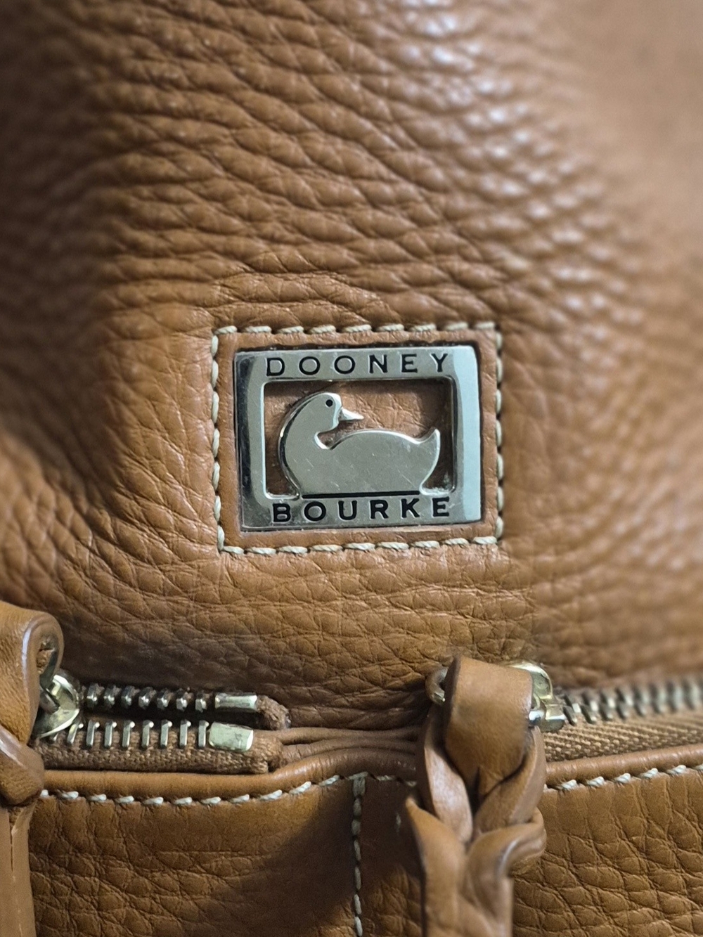 Dooney & Bourke Dillen Shoulder bag - Picture 3 of 9